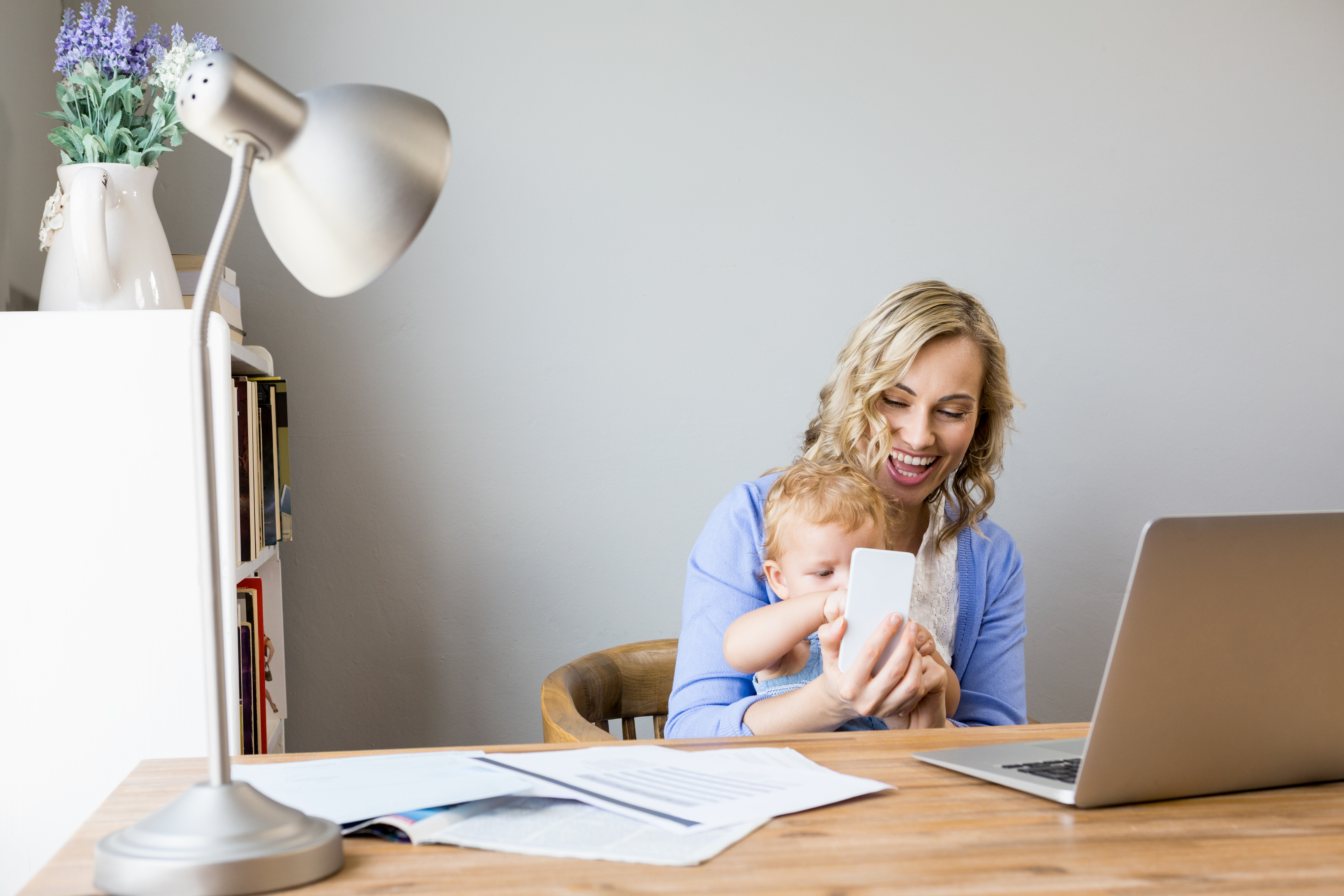 woman-making-selfie-with-baby.jpg