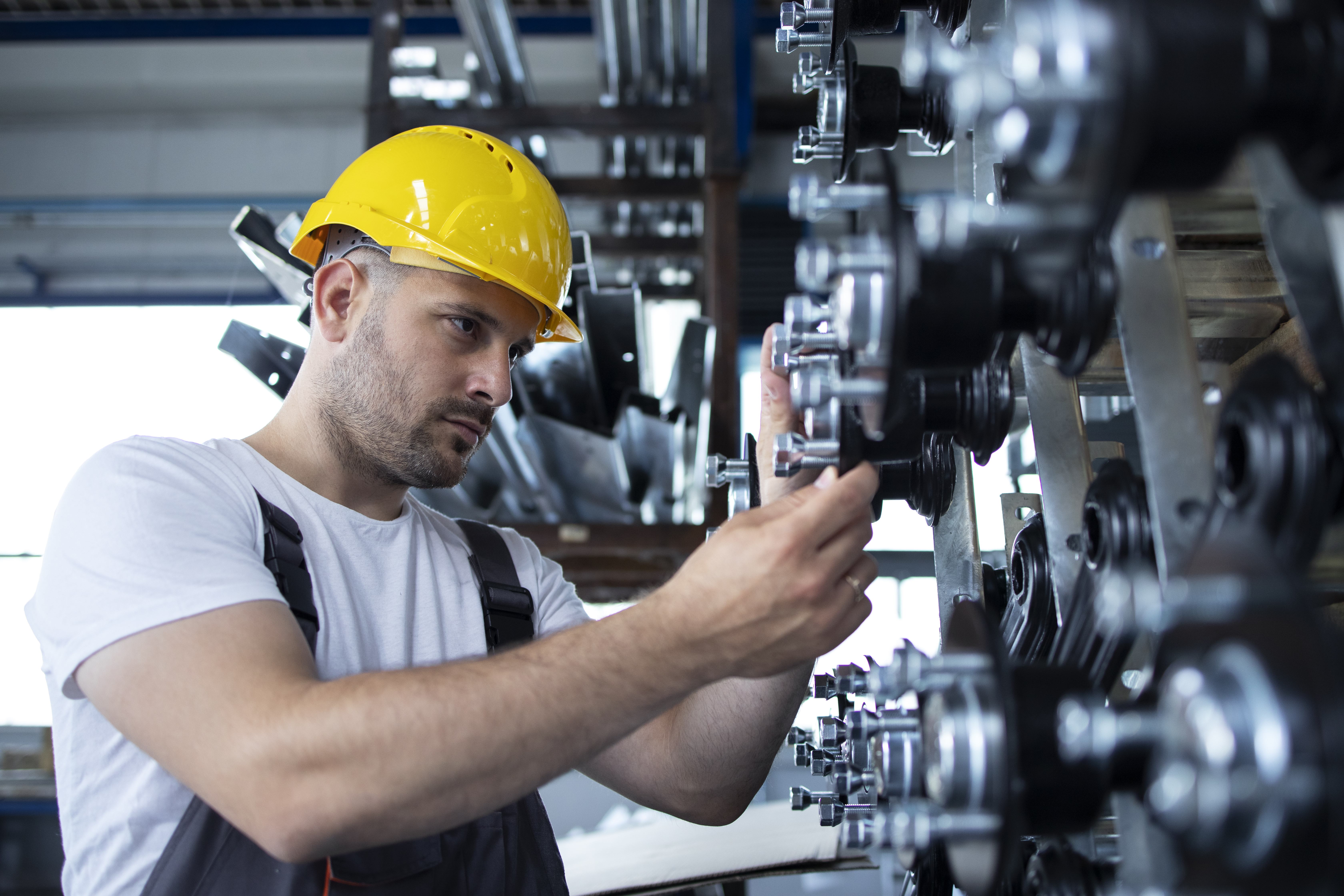 industrial-worker-working-production-line-factory.jpg industrial-worker-working-production-line-factory.jpg